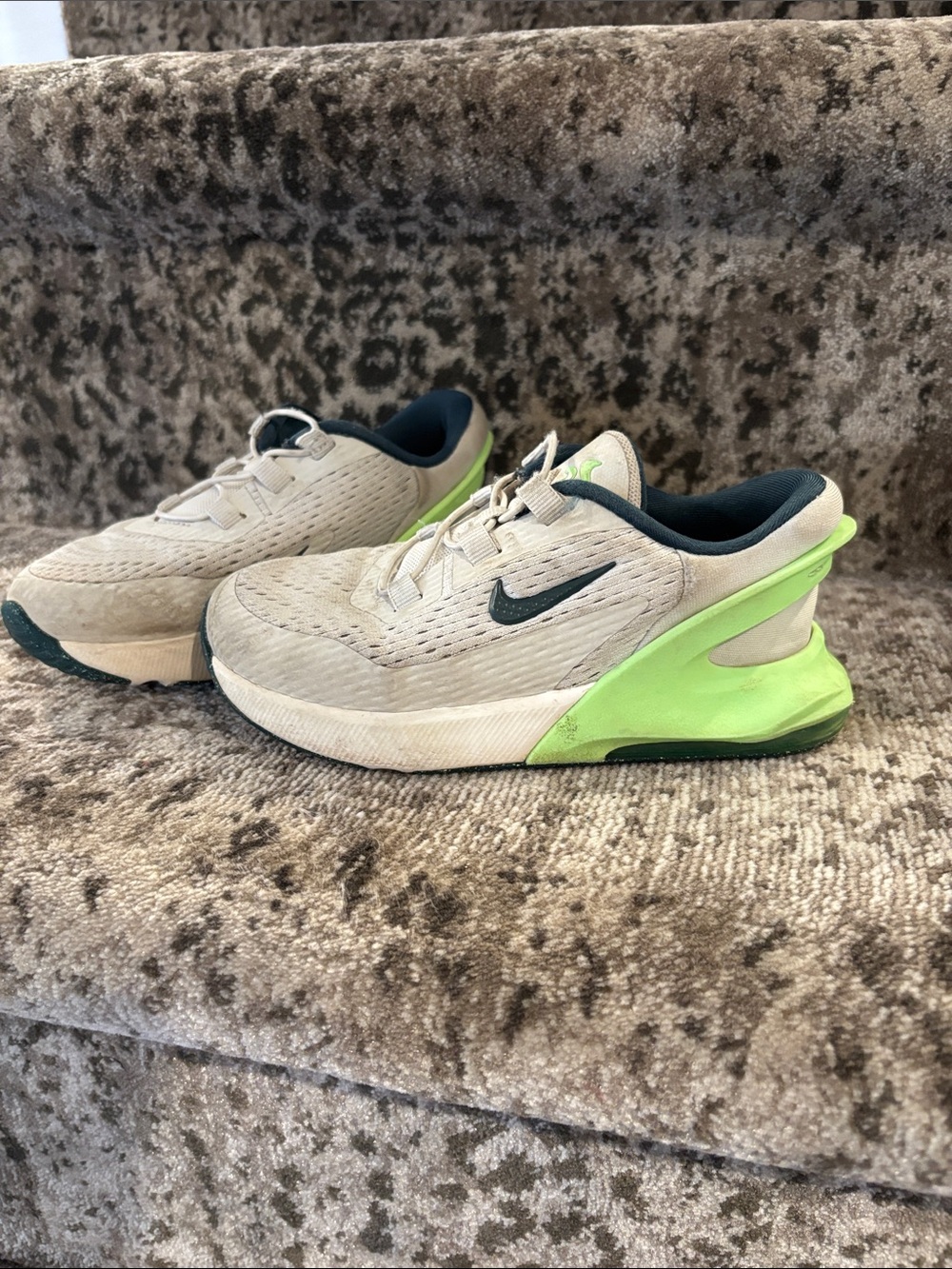 Nike Kids Airmax 270Go   Gray and Lime Green Sneakers 10T